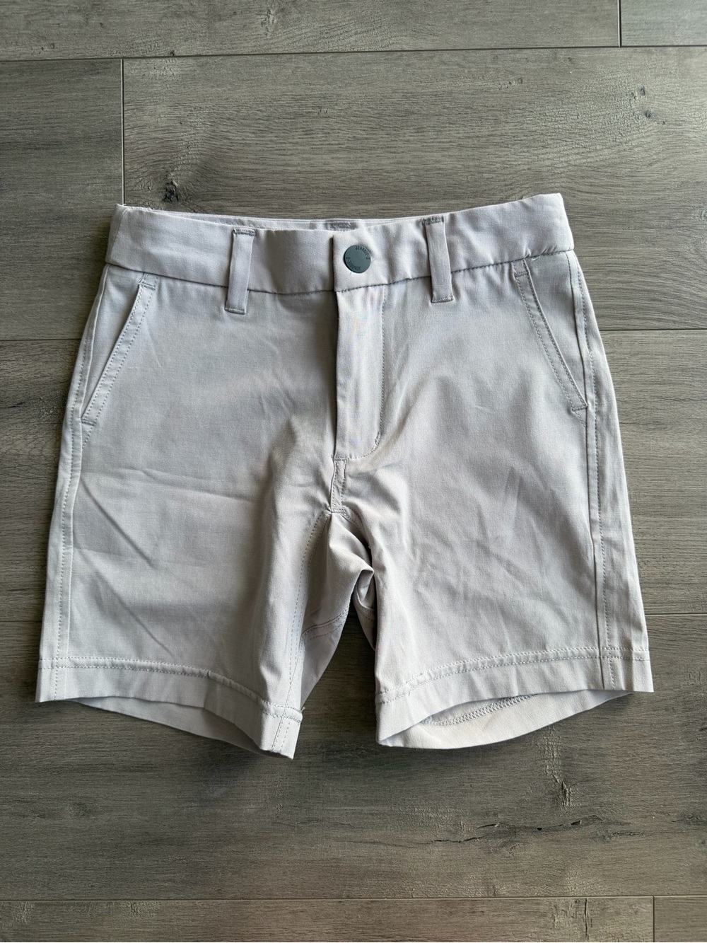 Jonnie-O Calcutta Prep-formance performance shorts - light khaki - size 8